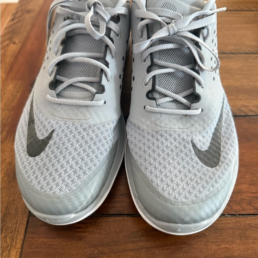 Nike Light Gray Running Shoes